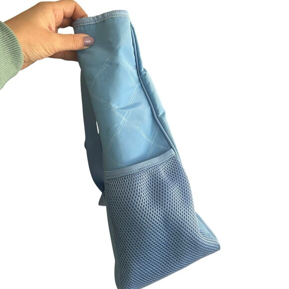 Vera Bradley Light Blue Nylon Large‎ Tote Bag Zip Top Laptop Padded Pockets - Picture 8 of 15